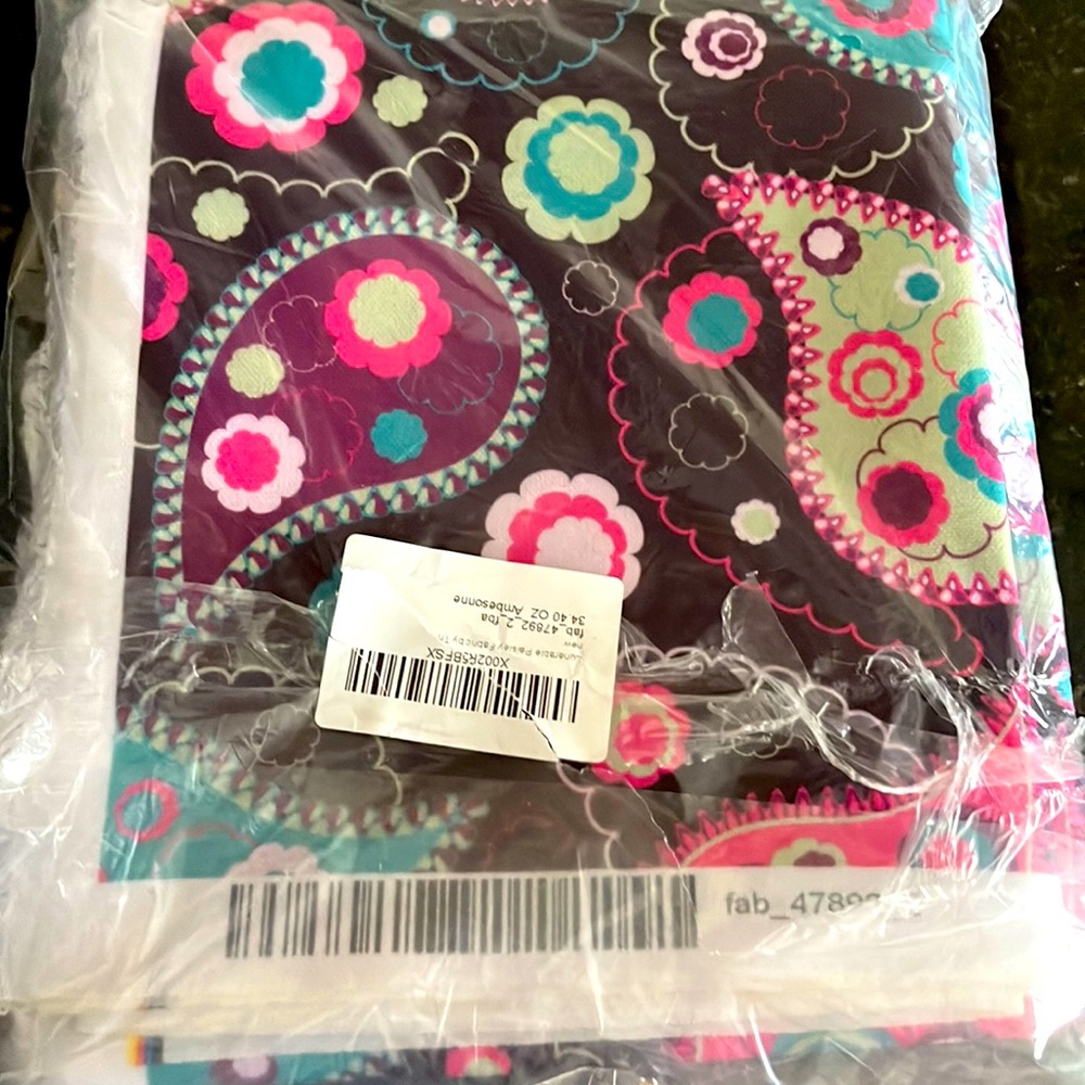 Lunarable Paisley 3 feet fabric